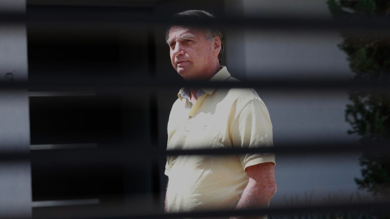 Ministério Público Militar (MPM) diz que Bolsonaro tem descaso pela dignidade humana e pela fidelidade à pátria