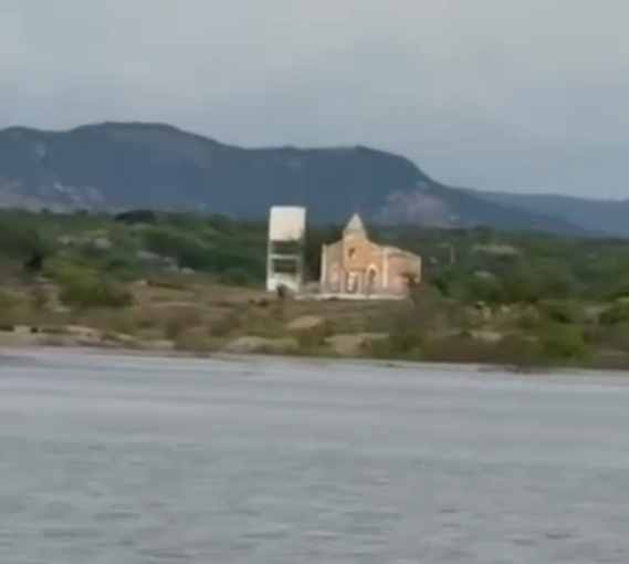 Barragem de Oiticica atinge maior volume desde a inauguração e água já se aproxima da antiga Capela de Santana