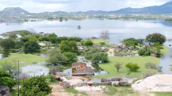 Águas da Barragem de Oiticica avançam sobre ruínas da antiga Barra de Santana, em Jucurutu