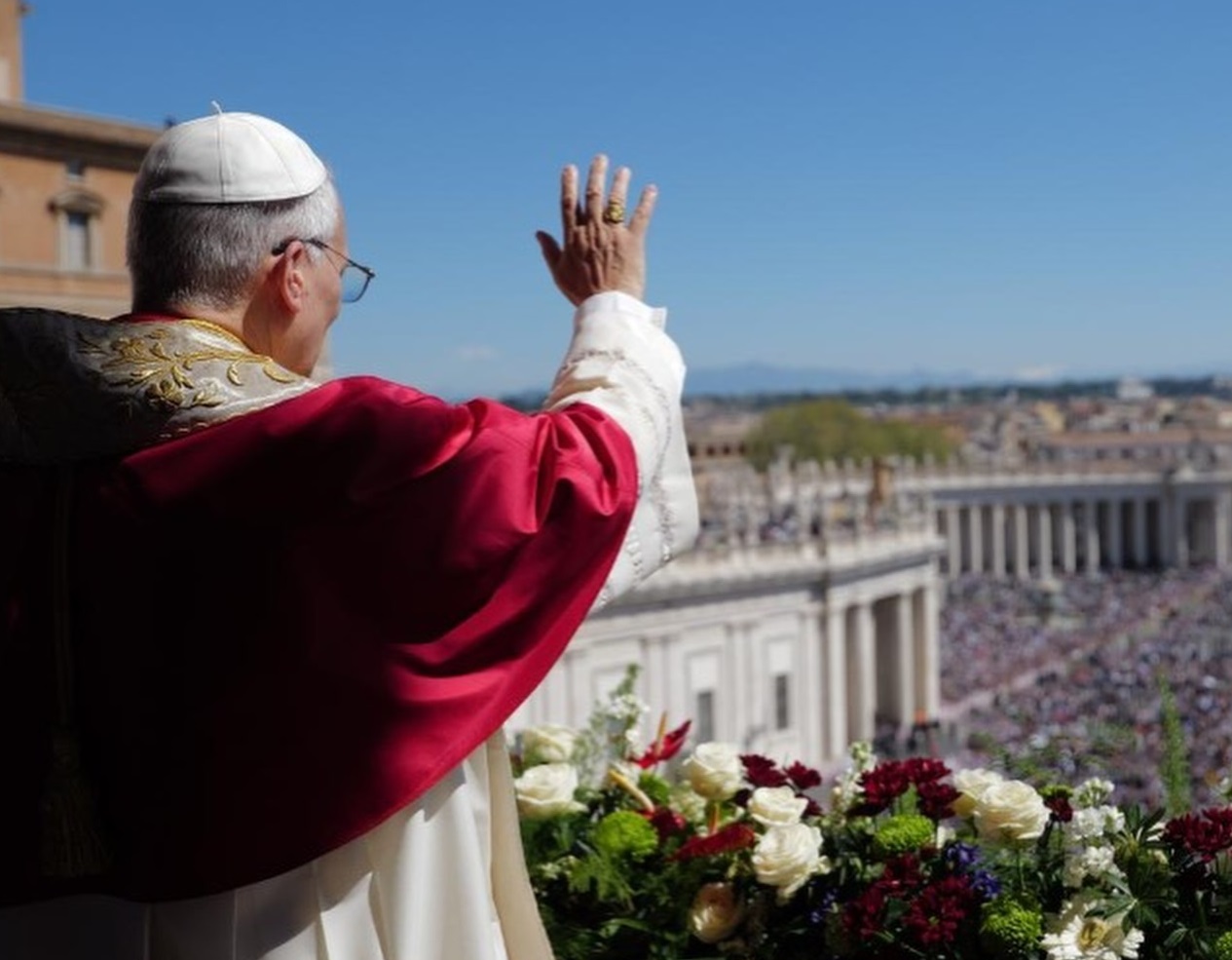“Que Cristo conceda a paz ao mundo inteiro”, diz papa Leão XIV em missa de Páscoa