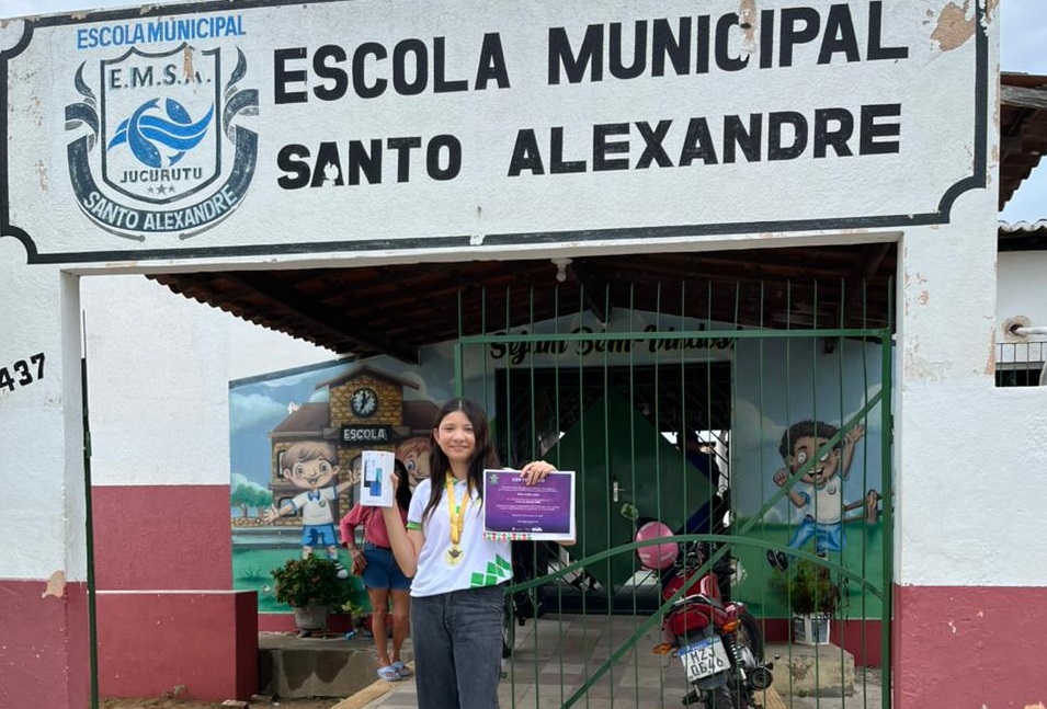 Ex-aluna da Escola Municipal Santo Alexandre de Jucurutu se destaca no IFRN e vira orgulho para comunidade