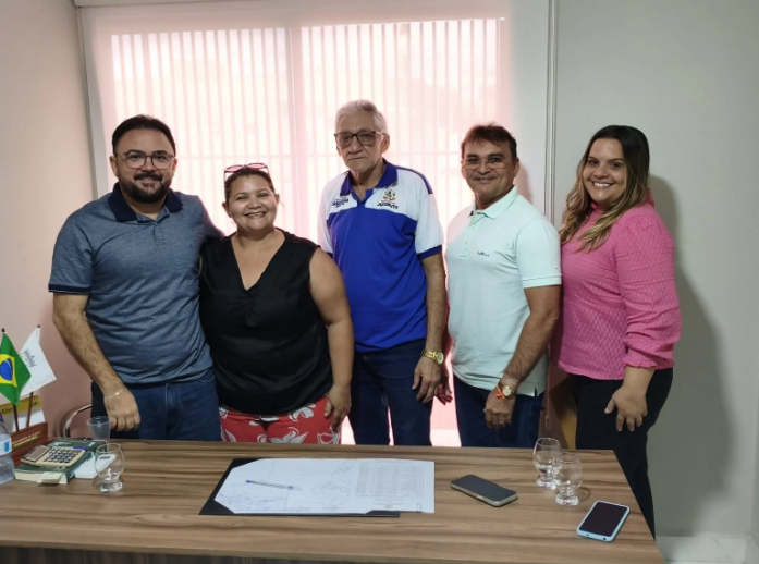 Presidente da Câmara de Jucurutu se reúne com servidores para discutir Plano de Cargos e Carreira