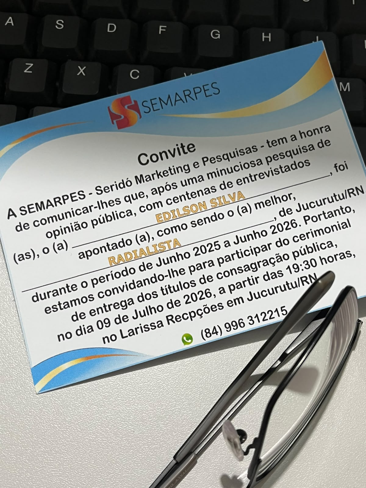 Radialista Edilson Silva agradece aos ouvintes após ser reconhecido como melhor da categoria em Jucurutu