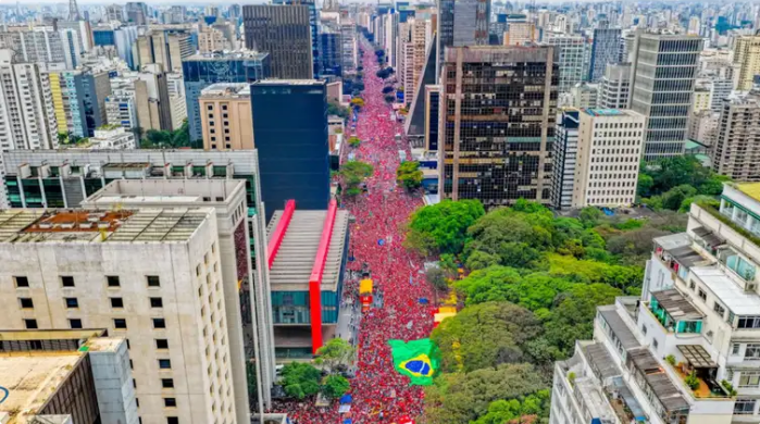 São Paulo e Brasília têm atos em apoio à reeleição de Lula